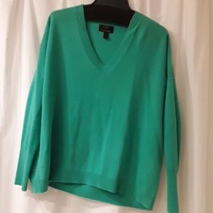 Green J Crew XS Italian Cashmere v neck not fitted